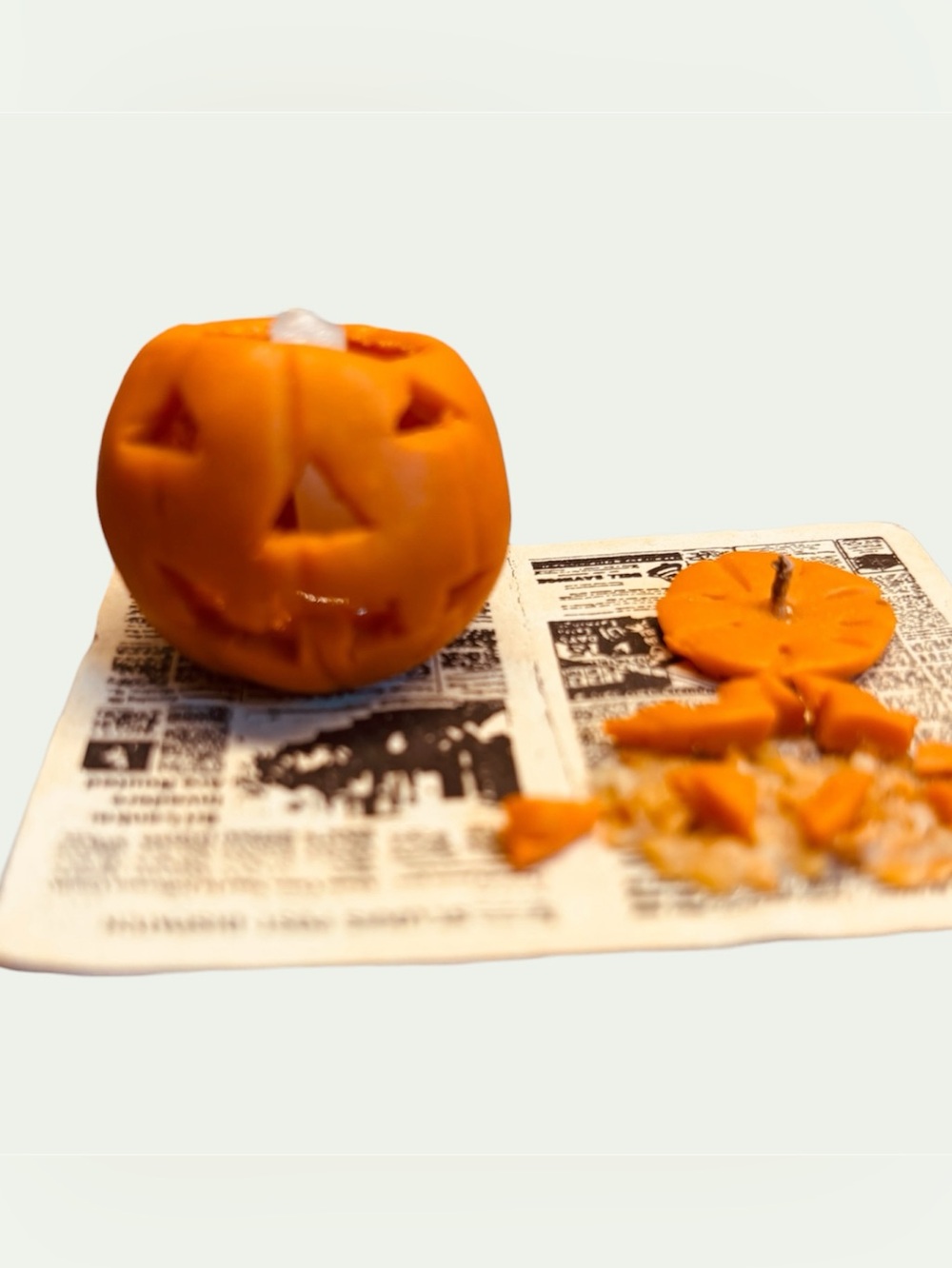1:12 Dollhouse Miniature Pumpkin Carving Scene